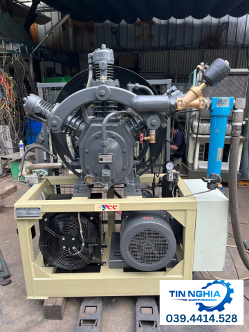 Máy nén khí tăng áp 25kW - mặt trước